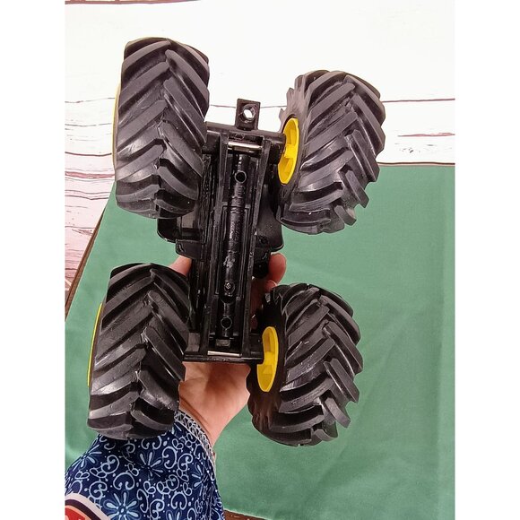 John Deere‎ Tractor Monster Treads With Lights and Sounds - Picture 6 of 9